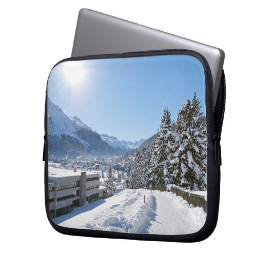 Winter in St. Moritz Laptopschutzhülle (Vorderseite Links)