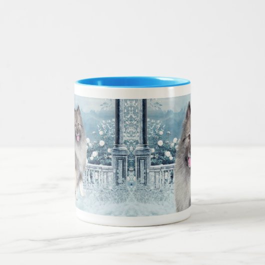 Winter Keeshond Zweifarbige Tasse (Mittel)