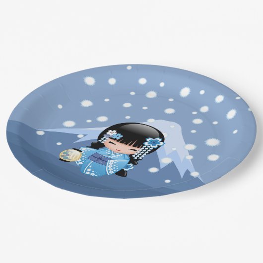 Winter Kokeshi Doll - Blue Mountain Geisha Girl Pappteller (Schrägansicht)