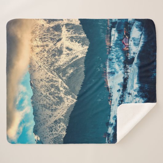 Winter landscape in Carpathian Mountain. Bran, Rom Sherpadecke (Vorderseite (Horizontal))