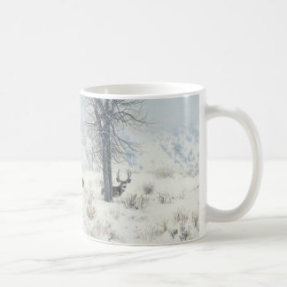 Winter-Landschaft Andrews Denman mit der Kaffeetasse