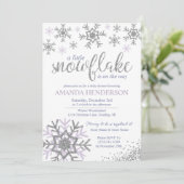Winter Lavender Snowflake Babydusche Einladung (Stehend Vorderseite)
