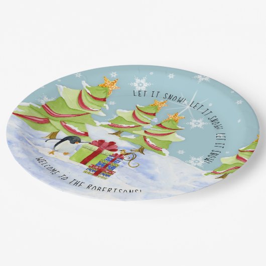 Winter Let it Schnee Weihnachtsbaumen Pinguin Name Pappteller (Schrägansicht)