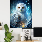 Winter-Magie-Schneeeule – Mystischer blauer Wald Poster (Heimbüro)