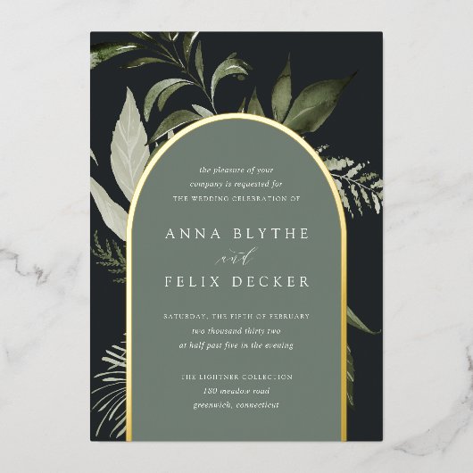 Winter Meadow Green Botanical Arch Wedding Folieneinladung (Vorderseite)