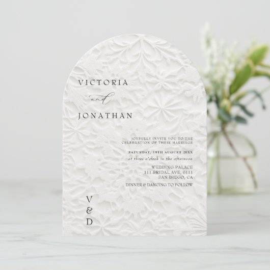  Winter Monogram White Wedding Invitation Einladung (Stehend Vorderseite)