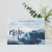 Winter Mountain Pines Wedding RSVP Card Karte (Stehend Vorderseite)