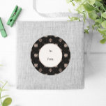 Winter Nature Wildlife Nordic Christmas Runder Aufkleber<br><div class="desc">Geschenkaufkleber mit botanischer Wildnis Winter Nordic Designs. Sehen Sie sich unsere komplette Produktreihe der Geschenkverpackungen in unserem Zazzle-Shop an.</div>