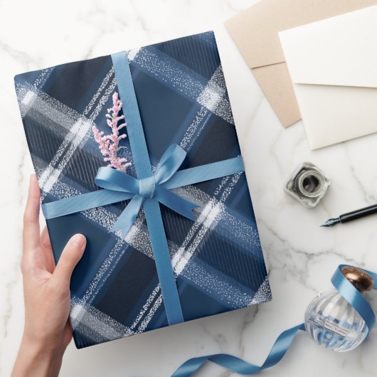 Winter Navy Weiß Schnee Eis Blau Karomuster Geschenkpapier (Schenken)