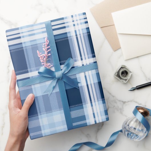 Winter Navy Weiß Schnee Eis Blau Karomuster Geschenkpapier (Schenken)