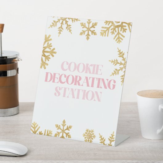 Winter Onederland Cookie Decoration Pink Gold Sockelschild (In SItu)