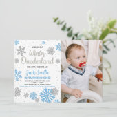 Winter Onederland Geburtstagseinladungen Blaues Fo Einladung (Stehend Vorderseite)