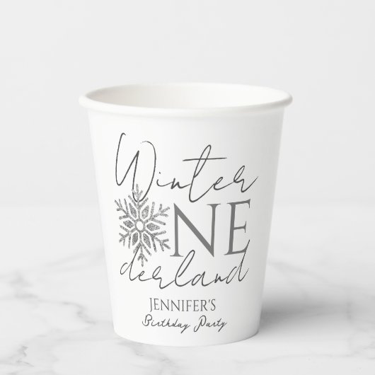 Winter ONEderland Minimalistisch Silver 1. Geburts Pappbecher (Vorderseite)