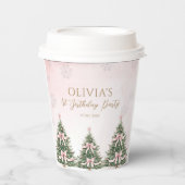 Winter Onederland Pink Bow Pine Trees 1st Birthday Pappbecher (Vorderseite)