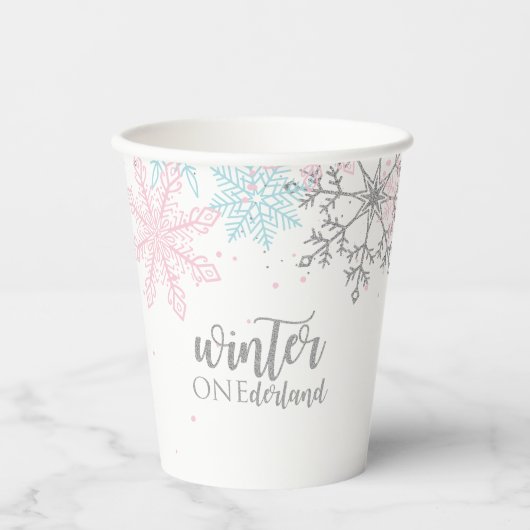 Winter Onederland Pink Silver Blue Snowflakes Pappbecher (Vorderseite)