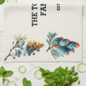 Winter Pine Cons Familiennamendesign Geschirrtuch (Gefaltet)