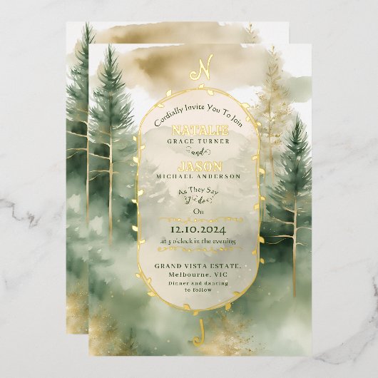 Winter Pine Forest Monogram Wedding Folieneinladung (Vorderseite/Rückseite)