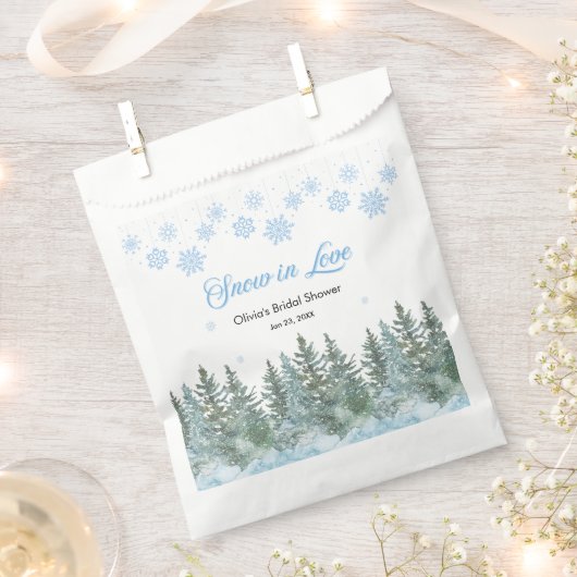 Winter Pine Snow in Love Snowflakes Bridal Shower Geschenktütchen (Ausgeschnitten)
