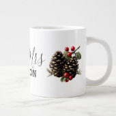 Winter Pinecones & Berries Family Throw Pillow Jumbo-Tasse (Rechts)