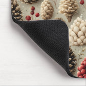 Winter Pinecones und Rote Berries Mousepad (Ecke)