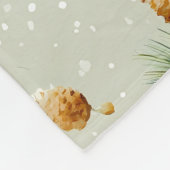 Winter Pinecones und Snowy Branches Fleecedecke (Ecke)