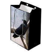 Winter Raven Forest Mittlere Geschenktüte (Vorderseite Schrägansicht)