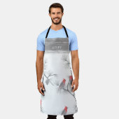 Winter Red Birds on Gray Branches Pattern Monogram Schürze (Getragen)