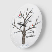 Winter Rote Kardinäle auf Schneebaum Große Wanduhr (Winkel)