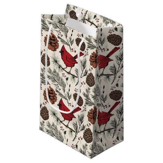 Winter Roter Kardinal in Pine Tree Kleine Geschenktüte (Vorderseite Schrägansicht)