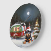 Winter Rottweiler Caravan Weihnachtsabenteuer Große Wanduhr (Winkel)