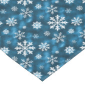 Winter-Schneeflockenmuster auf kühlem abstraktem B Tischdecke (Schrägansicht)