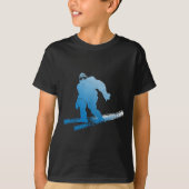 Winter Skiing Sasquatch Ski Cryptid Cryptozoology  T-Shirt (Vorderseite)
