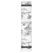 Winter Snow Gray Camouflage Ihr Name personalisier Kurzer Tischläufer (Vorderseite)