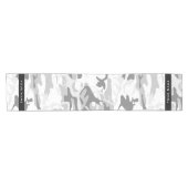 Winter Snow Gray Camouflage Ihr Name personalisier Kurzer Tischläufer (Horizontal)