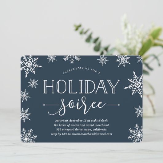 Winter Snowfall Holiday Soiree Party Einladung (Stehend Vorderseite)