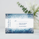 Winter Snowflake Blue Holiday Wedding RSVP Karten (Stehend Vorderseite)