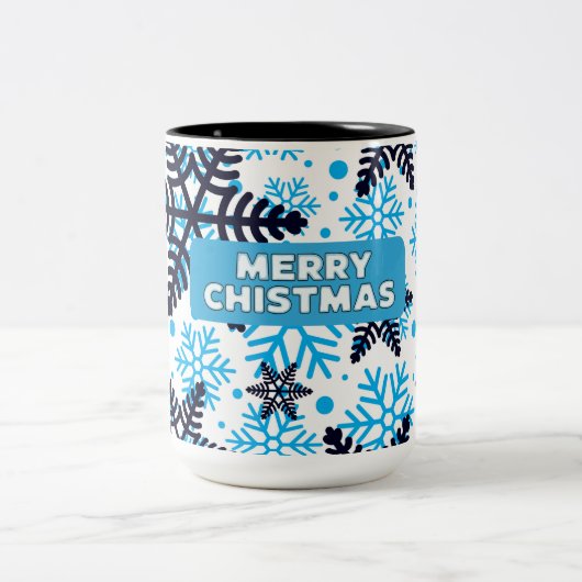 Winter Snowflake Pattern with Merry Christmas Zweifarbige Tasse (Mittel)