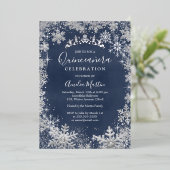 Winter Snowflake Silver Navy Quinceanera Folieneinladung (Stehend vorne)