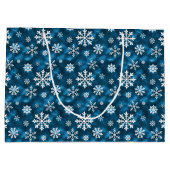 Winter Snowflakes Pattern On Icy Cool Blue Große Geschenktüte (Rückseite)