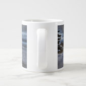 Winter Solstice Turnonce Arm Jumbo-Tasse (Rückseite)