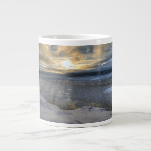 Winter Solstice Turnonce Arm Jumbo-Tasse (Vorderseite)