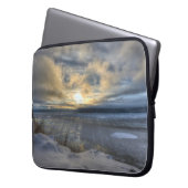 Winter Solstice Turnonce Arm Laptopschutzhülle (Vorderseite Links)