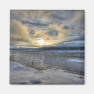 Winter Solstice Turnonce Arm Magnet