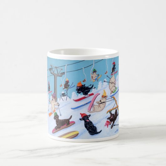 Winter-Spaß Ski fahrende Labradors Malerei Kaffeetasse (Mittel)