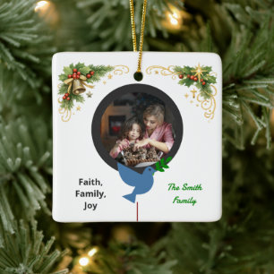 Winter-Taube und Olivenzweig Zwei-Foto-Weihnachten Keramikornament