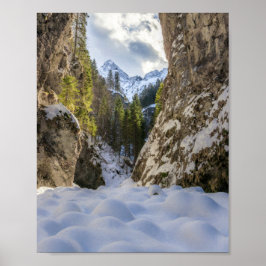 Winter- und Frühlingstal und Berge Poster