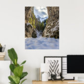 Winter- und Frühlingstal und Berge Poster (Heimbüro)