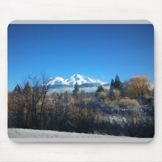 Winter View at Mount Shasta, CA Mousepad (Vorne)