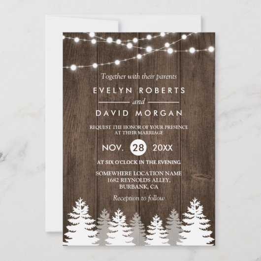 Winter Wedding Holz String Lights Pine Einladung (Vorderseite)