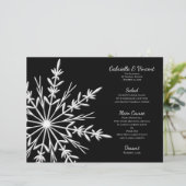 Winter Wedding Menu mit Schwarz und Weiß Snowflake (Stehend Vorderseite)